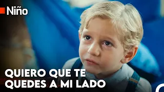 Efe Está Muy Unido A Akça - Niño