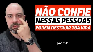 NÃO CONFIE E SE AFASTE DE QUEM QUEM FAZ ESSAS 5 COISAS - Fique longe dessas PESSOAS EM SILÊNCIO