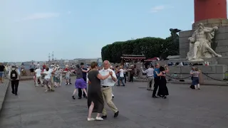 Танцы на стрелке Васильевского острова