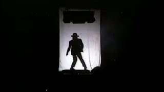 Michael Jackson - live in Bucharest      Smooth Criminal