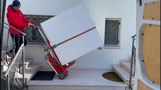 Moving furniture on tight landing with Buddy Lift Plasmoid - ZONZINI Stair climbers