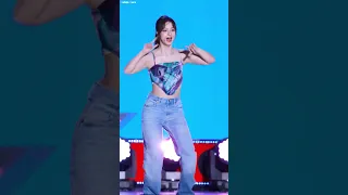 "설윤 라이브 듣고 놀람.."😮 성량 미쳐따 230807 엔믹스(NMIXX)｜설윤(SULLYOON)｜Shorts｜울산서머페스티벌@DahinMaru