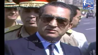 الرئيس مبارك يزور قبر السادات فى ذكرى انتصار اكتوبر 1985