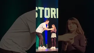 Chris Tall in Heidenheim 26.03.24 mit Fan auf der Bühne 🥰