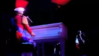 Elton John - Empty Garden (Live at Hammersmith Odeon in 1982)