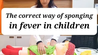 The correct way of sponging in fever in children. Dr Meenakshi Verma MD Pediatrics #fever #sponging