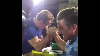 arnold schwarzenegger arm wrestling