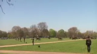 Gun salute as Britain's Queen turns 89