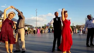 Таневальный вечер в парке Зарядье