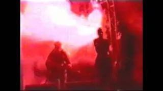 The Prodigy - Kick it in (Live at Glastonbury Festival 1995)