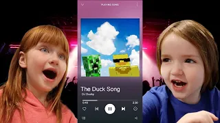 THE DUCK DANCE Niko Song!! Neighborhood Design Challenge in Minecraft with Adley! DO the DUCK DANCE!