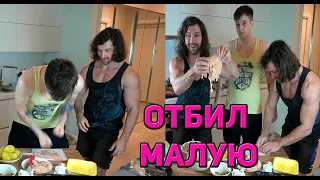 ЗЛОЙ ОТБИВАЕТ КУРИЦУ / W bratiki94