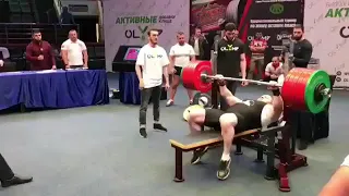 Алибегов Мурад жим без экипы 302,5 кг на турнире "Steel Mountain" 2018