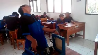 Detik detik siswa kesetrum saat praktik