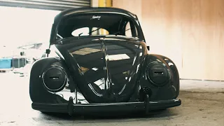 Limebug VW - Volksworld 2019 Winner BOS - 1949 Split Window Standard Beetle Grey / Gold