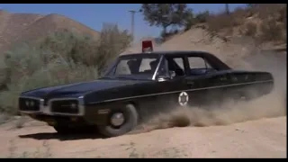 '70 Dodge Coronet attempts hit on Mannix