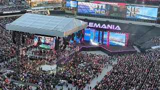 Stephanie McMahon entrance. WM XL, night 2.