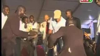 Akon .el Diouf & drogba & thione dance Sabarni