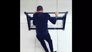 Chester Bennington doing his workout during the Linkin Park show's break