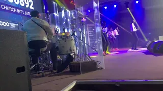 THIS DRUMMER IS ON FIRE / HOT PRSISE SESSION IN ANOTHER LEVEL.   WHAT!!!