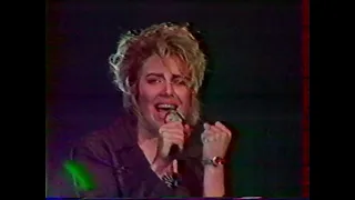 Kim Wilde   1987 02 28   You Keep Me Hanging On @ Ambitions