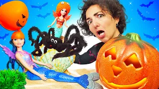 Le bambole sirene festeggiano Halloween! Giochi in acqua. Storie divertenti per bambini