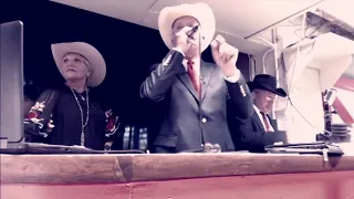 Cattle auctioneer spits straight up fire