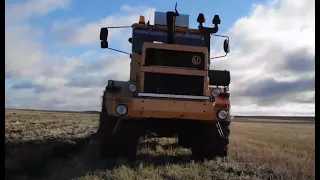 Трактор Кировец. Безотвалка близ села Майское.