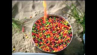 Реклама skittles с жирафом на разных языках