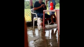 Homem leva tiro na cabeça no bar