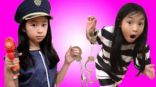 Pretend Play Police Kaycee Escape Jail