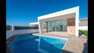 Key ready villa with modern design in La Siesta, Torrevieja