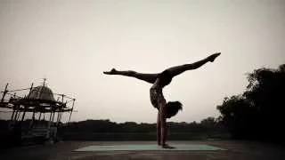 Ashtanga Yoga Demonstration by Laruga Glaser - The Impossible