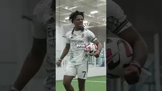 Speed does a bicycle kick 🤣