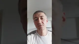 Легко навчитися віджиматись на брусах