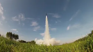 Полеты модели ракеты на финале чемпионата по ракетостроению «Реактивное движение».