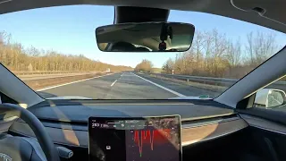 Tesla Model 3 Performance 250km/h on German Autobahn + Verbrauch