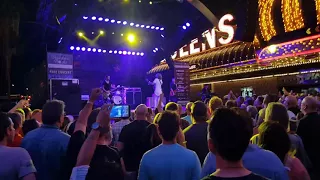 Crowd singing Run - Collective Soul Las Vegas 8.1.17