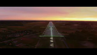 Lotniska Warszawa-Radom z powietrza - niezwykły film ukazujący światła nawigacyjne.