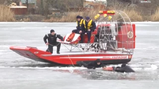 Телеканал ВІТА новини 2017-03-03 Вінницькі рятувальники дрейфують кригою на новенькому аероглісері