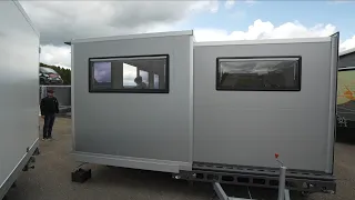 🔴35.999 € SLIDEOUT 25m² VOLLKOMMEN WINTERFEST: SCHWABE (53) erfindet FAHRBARE Tiny-House Camper.