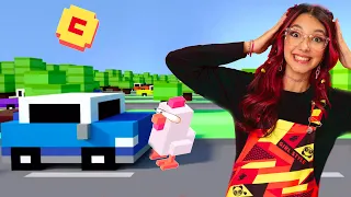 A HISTÓRIA DA GALINHA POPÓ DESAJEITADA (Crossy Road) | Família Luluca