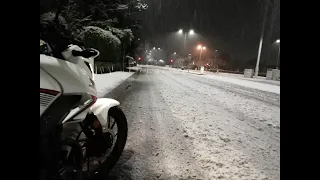 My journey home from work in snow aboard Honda CB125F