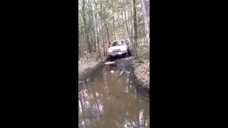 3rd gen 4runner mudding in NH