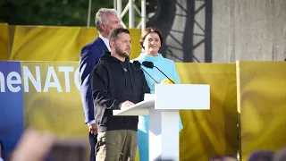 Участь президентського подружжя у відкритті концерту кампанії «Піднімаю прапор за Україну в НАТО».
