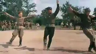 Dancing Soviet soldiers. Танцы из фильма Свадьба в Малиновке.