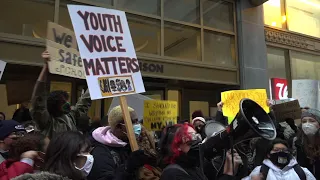 Chicago students walk out, protest school return