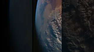 La división entre el DÍA y la NOCHE vista desde el ESPACIO ✨