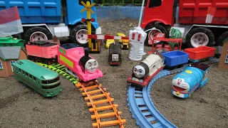 The Shaky Truck Drama Finds Thomas's Train! Assembling Duchess Babarandek's Train and Thomas Pink's
