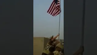 Chris Kyle raises the American flag in Iraq #shorts